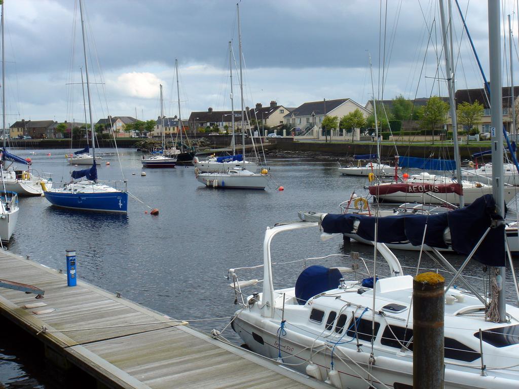 Bridge Hotel Arklow Exterior photo